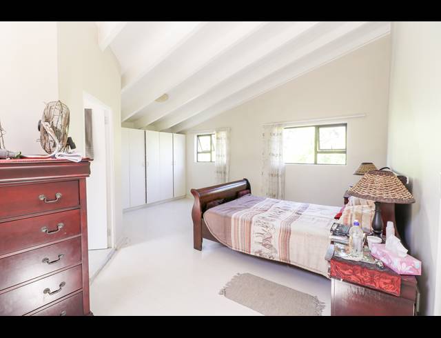 1.10HA SMALLHOLDING FOR SALE IN MORNING STAR